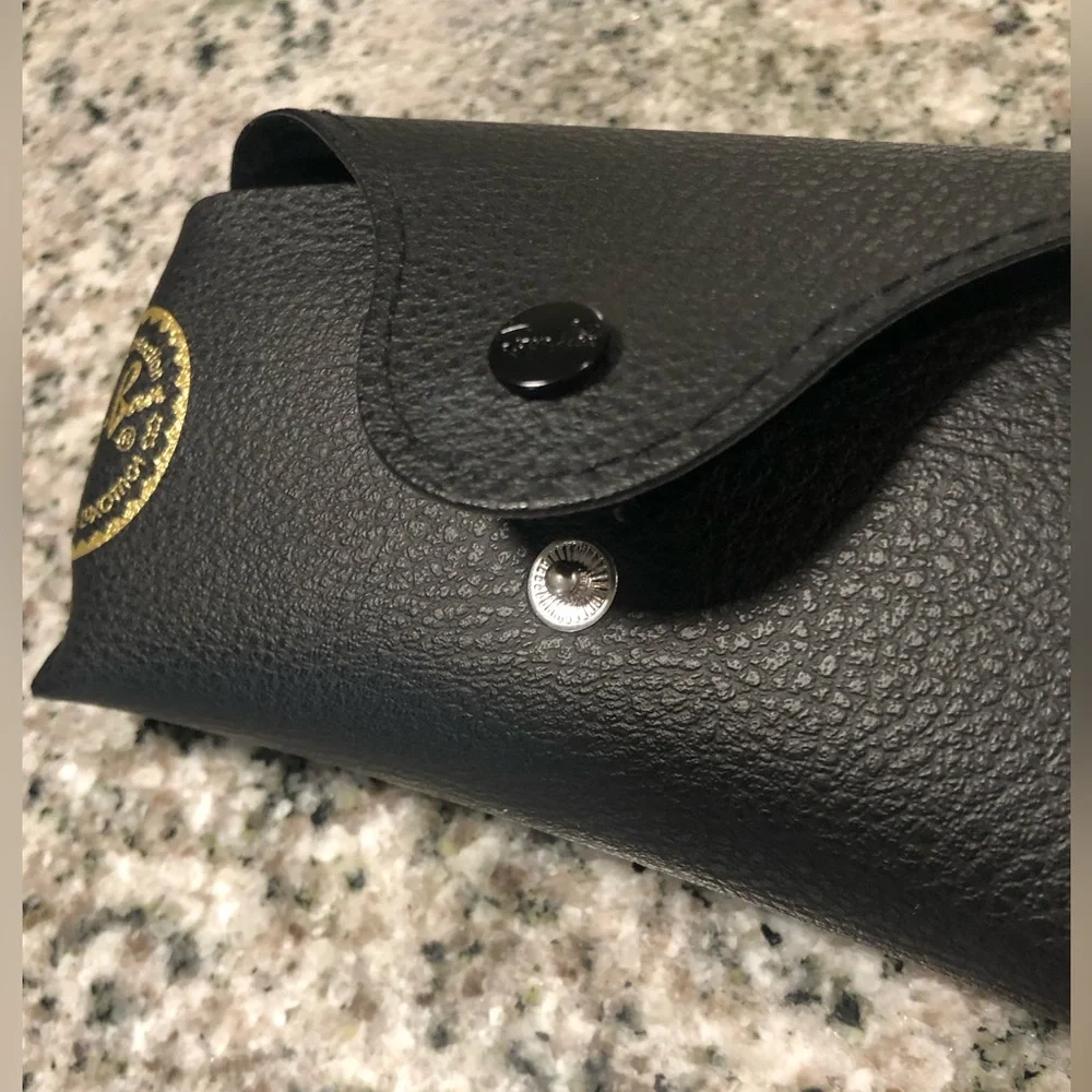 Ray Ban Aviator Sunglass  Protective Case And Cleaning Cloth Black EUC
